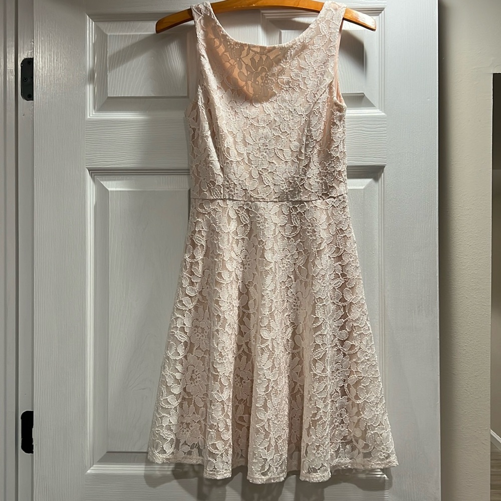 Worn once! Blush pink lace dress 👗
